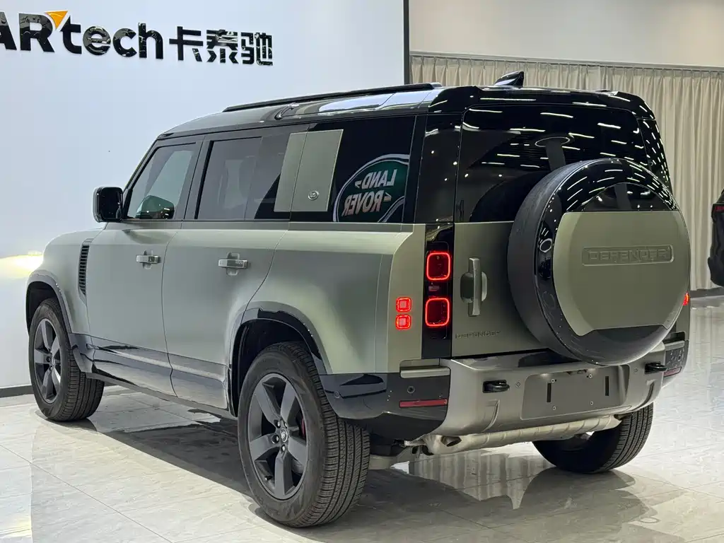 Land Rover Defender 2023 — фото 6