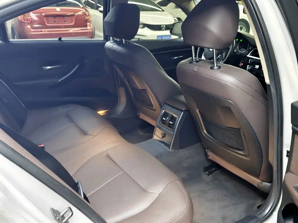 BMW 3 Series — миниатюра 11