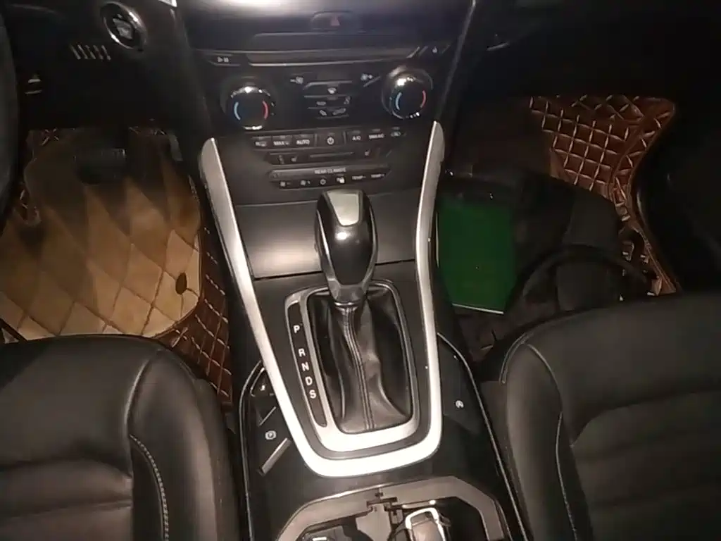 Ford Edge — миниатюра 14