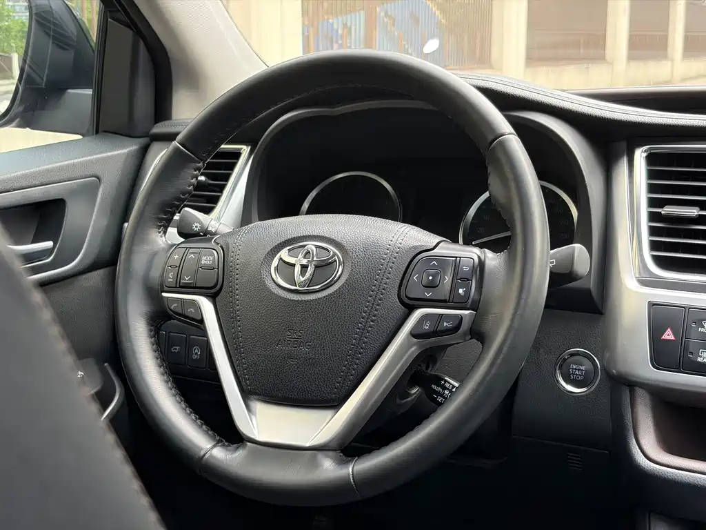 Toyota Highlander — миниатюра 22