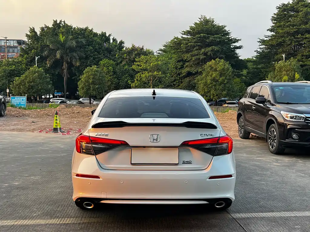 Honda Civic — миниатюра 8
