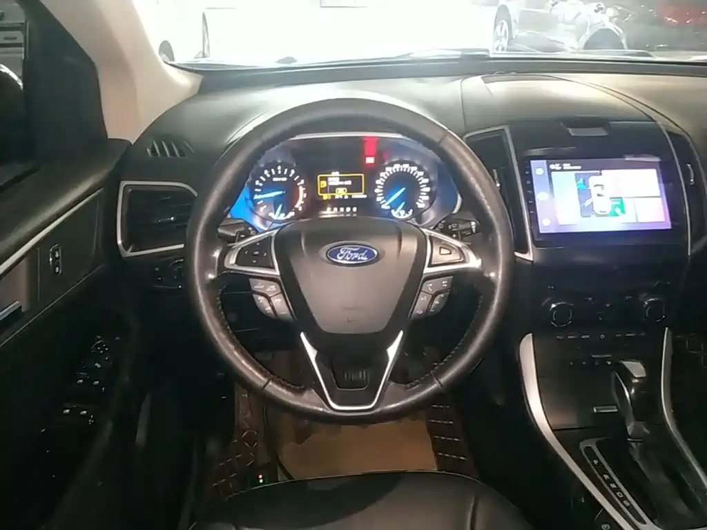 Ford Edge — миниатюра 11