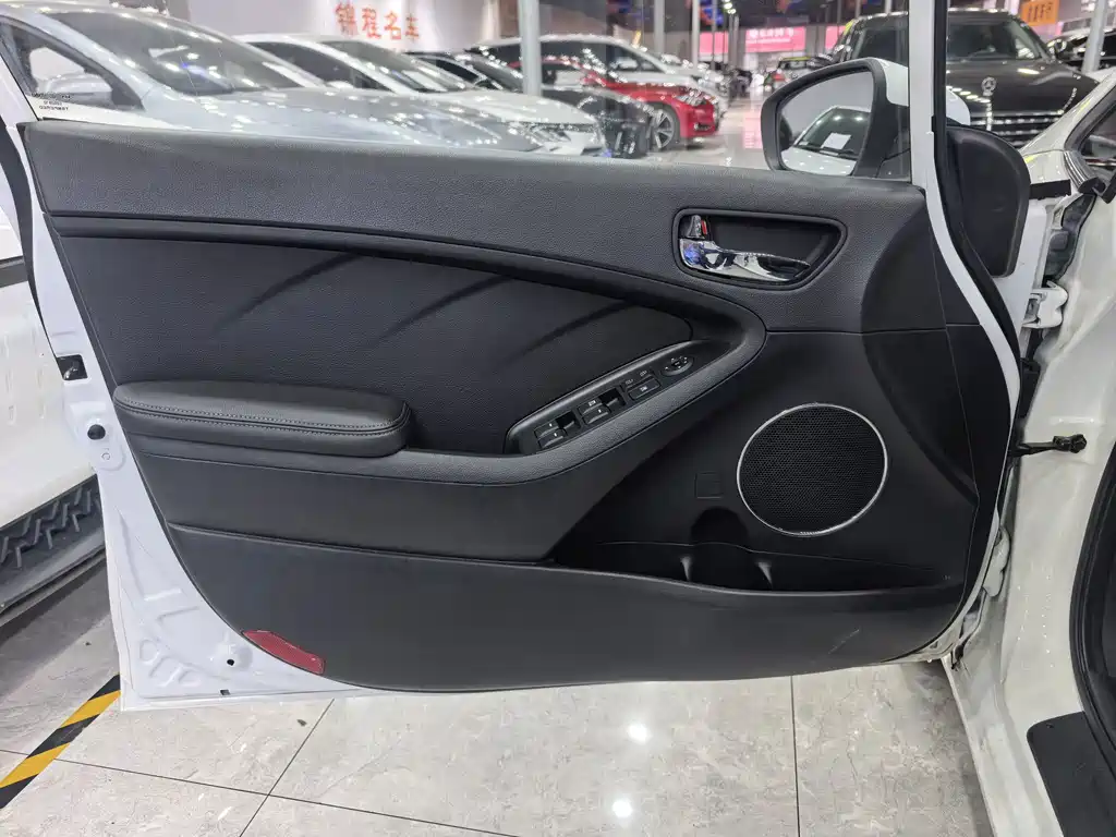 Kia K3 — миниатюра 4