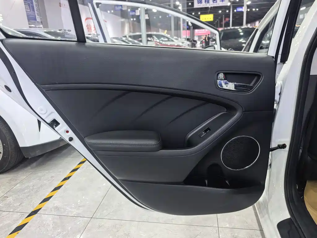 Kia K3 — миниатюра 6