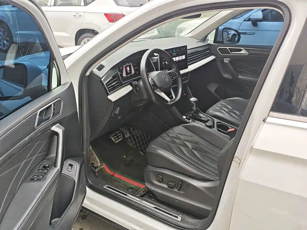 Volkswagen Tiguan L — миниатюра 7