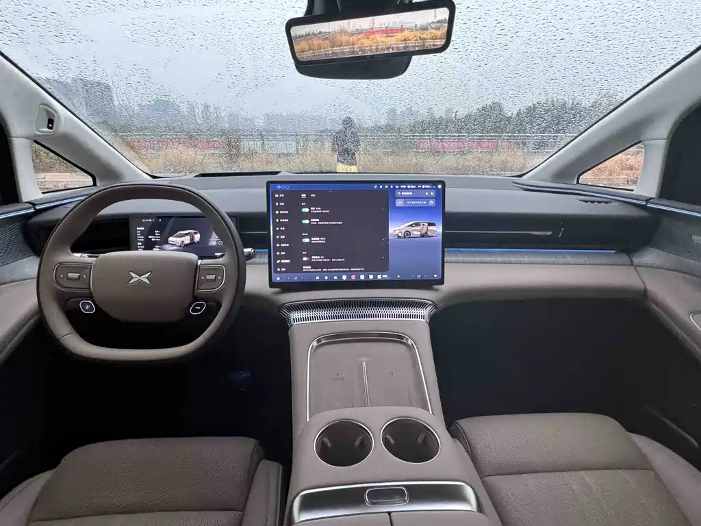XPeng X9 — миниатюра 12