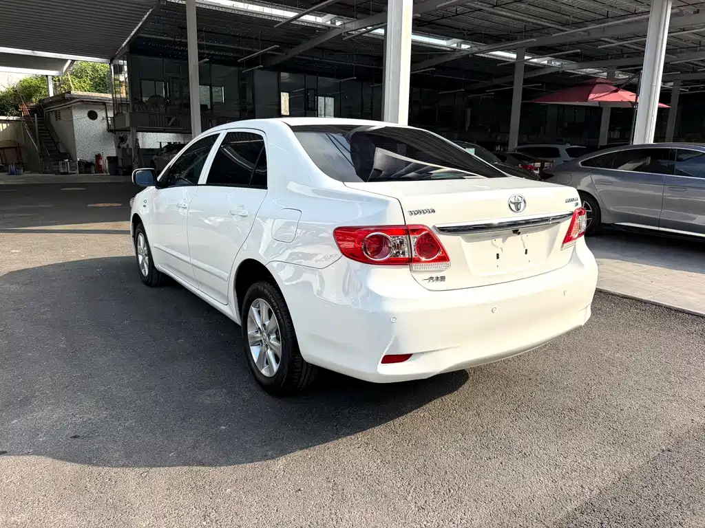 Toyota Corolla — миниатюра 5