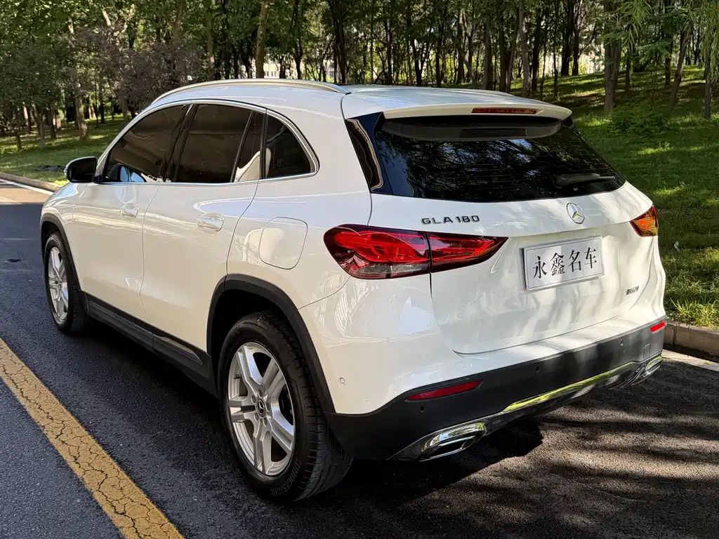Mercedes-Benz GLA — миниатюра 9