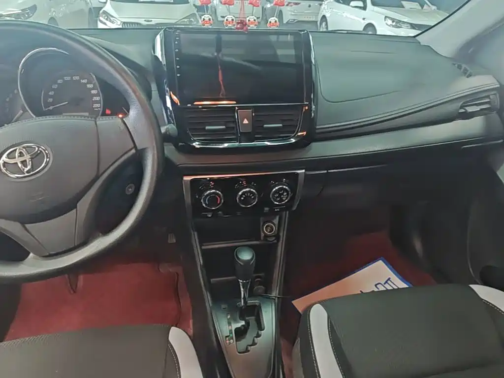 Toyota Yaris L — миниатюра 13