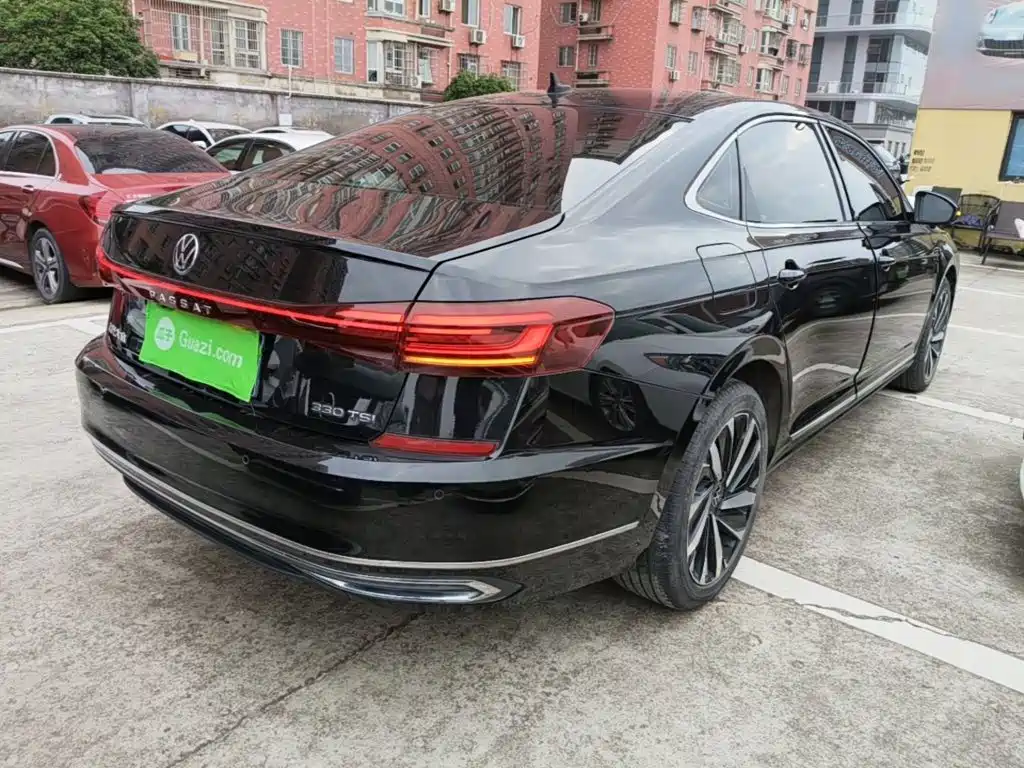 Volkswagen Passat 2023 330TSI Elite