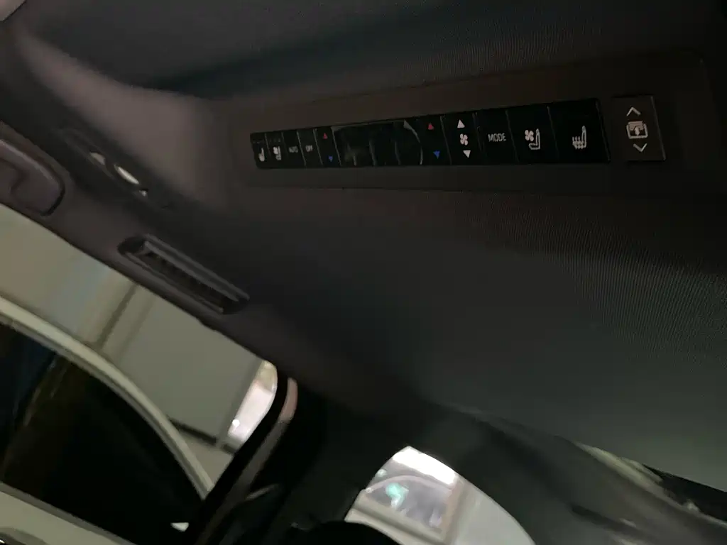 Toyota Sienna 2.5L Hybrid Supreme Edition, фото 10