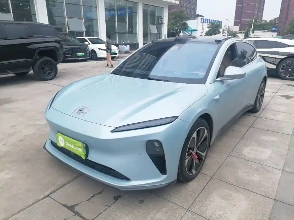 NIO ET5