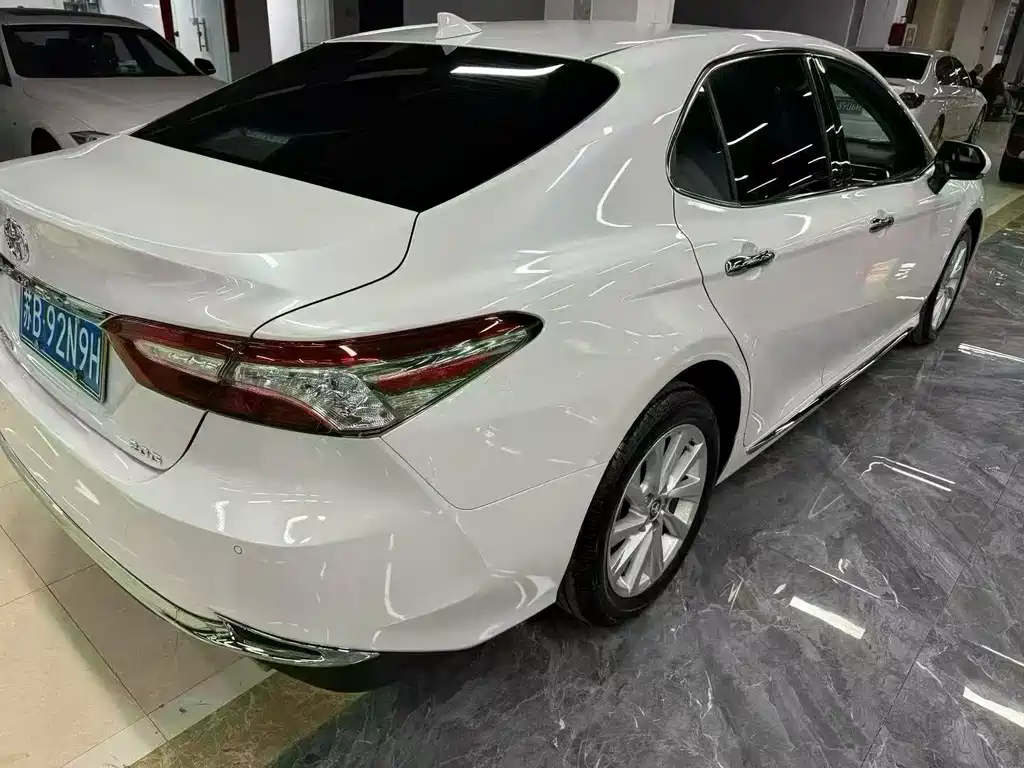 Toyota Camry — миниатюра 4
