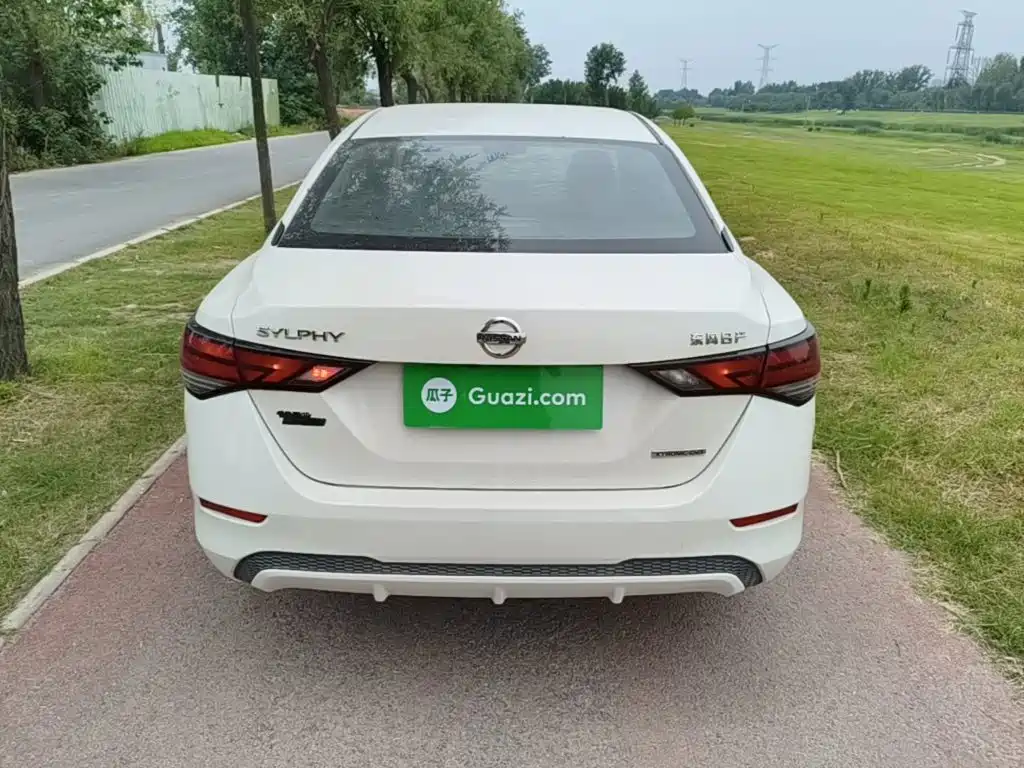 Nissan Sylphy 2020 1.6L XL CVT Enjoy