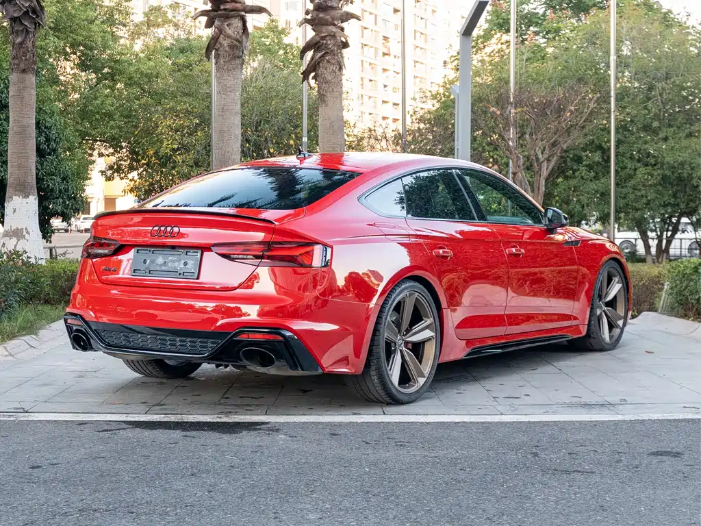 AUDI RS 5