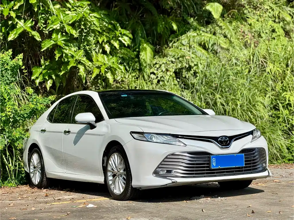 Toyota Camry — миниатюра 3