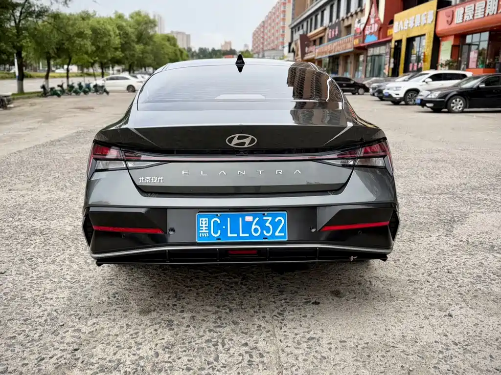Hyundai Elantra 2023 1.5L CVT LUX Luxury