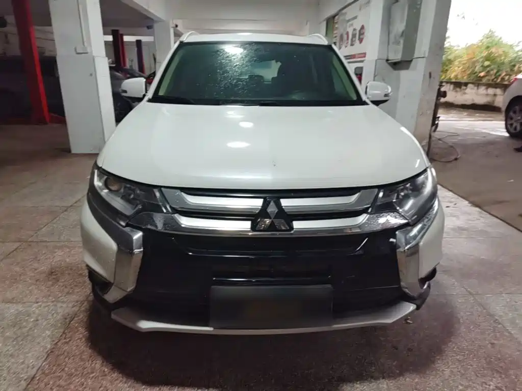 Mitsubishi Outlander — миниатюра 3