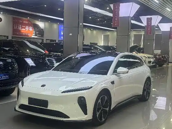 2025 Nio ET5