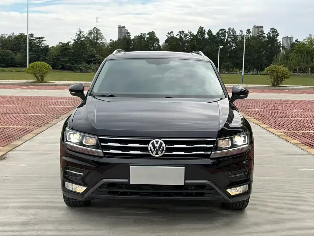 Volkswagen Tiguan L — миниатюра 2