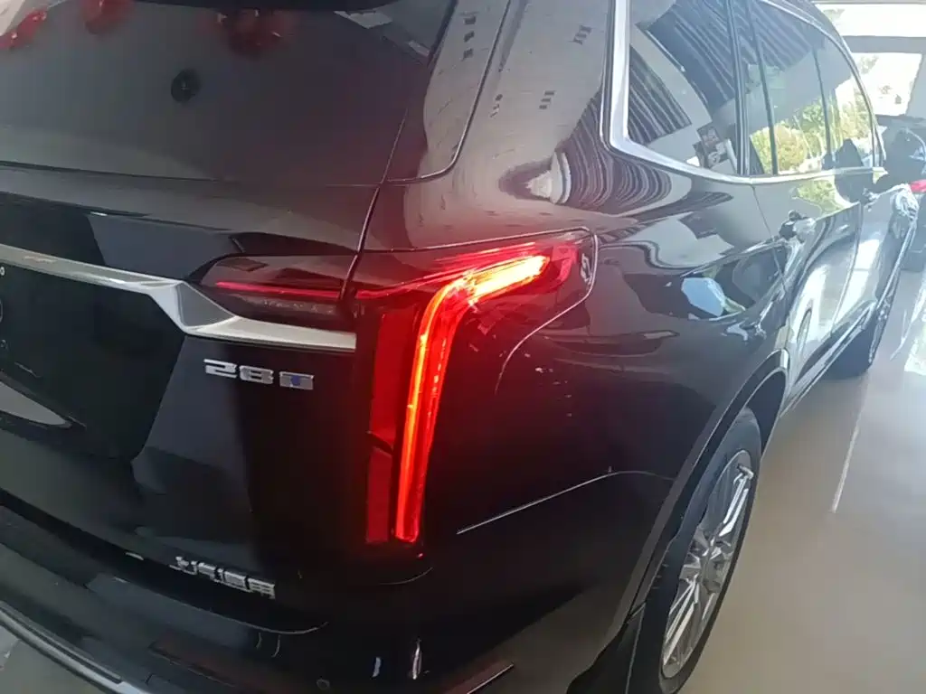 Cadillac XT6 — миниатюра 8
