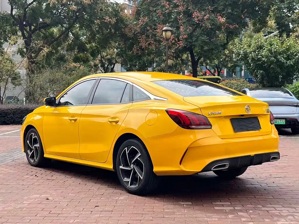 MG MG5 — миниатюра 4