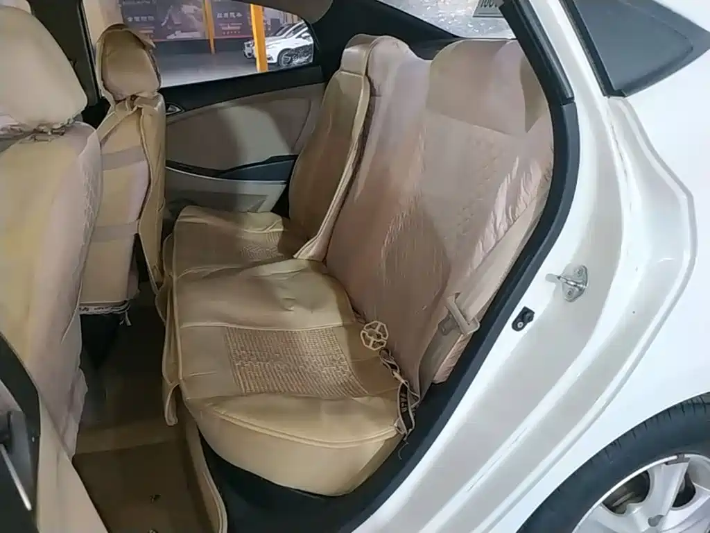 Hyundai Verna — миниатюра 17