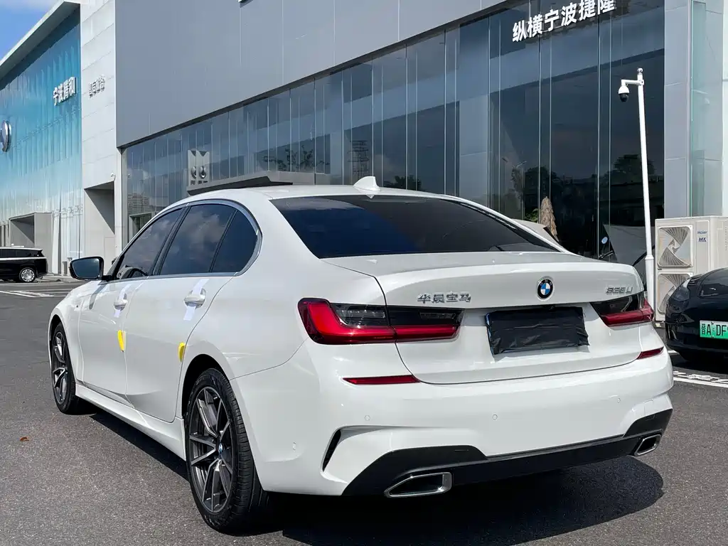 BMW 3 Series — миниатюра 21