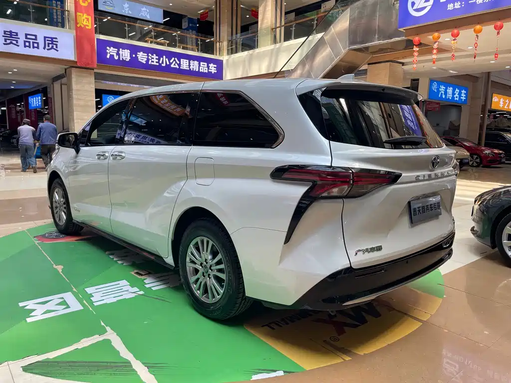 Toyota Sienna 2021 2.5L Luxury