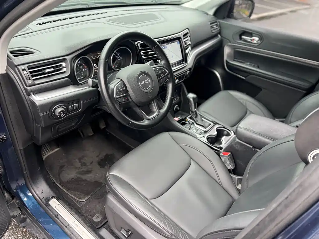 Jeep Grand Commander — миниатюра 8