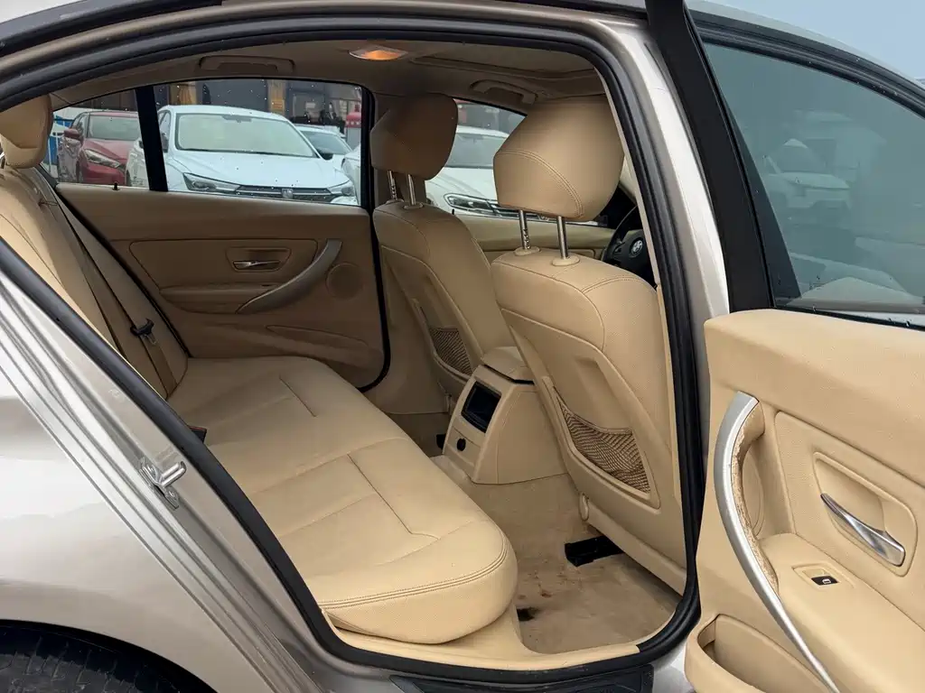 BMW 3 Series — миниатюра 8