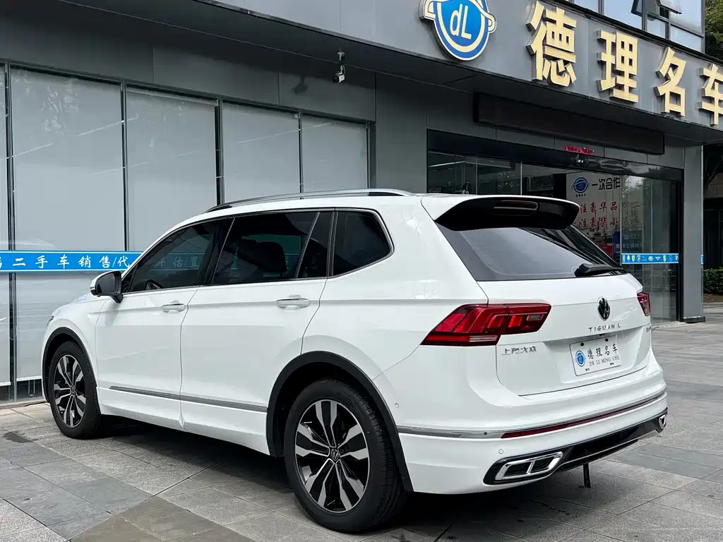 Volkswagen Tiguan L — миниатюра 15
