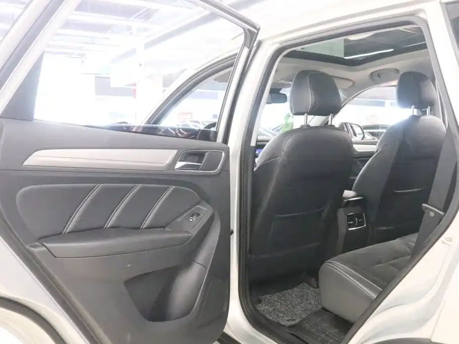 Roewe RX5 New Energy — миниатюра 13