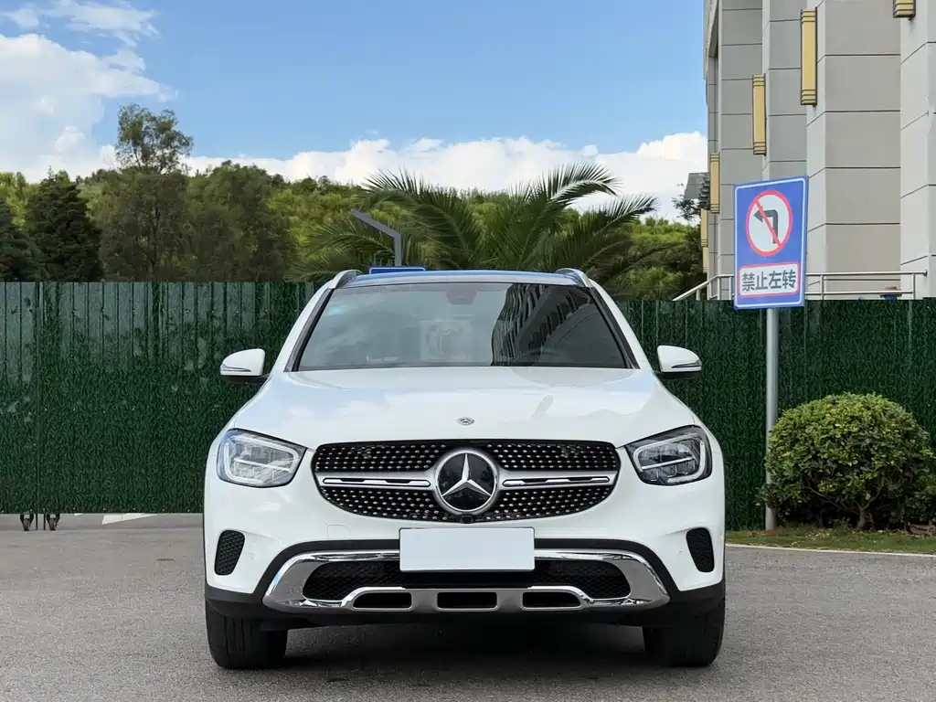 MERCEDES-BENZ GLC