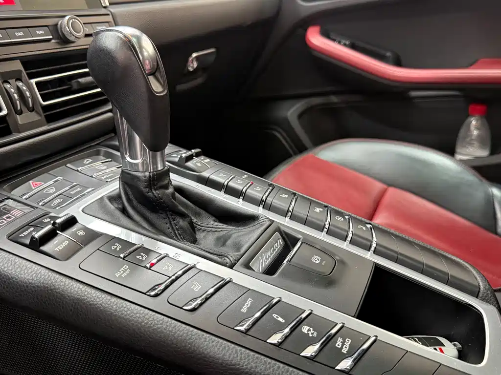 Porsche Macan — миниатюра 10