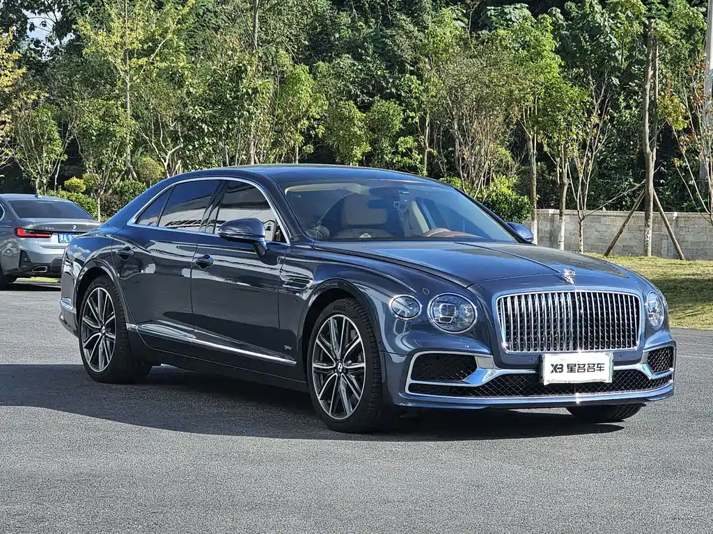 Bentley Flying Spur PHEV — миниатюра 3
