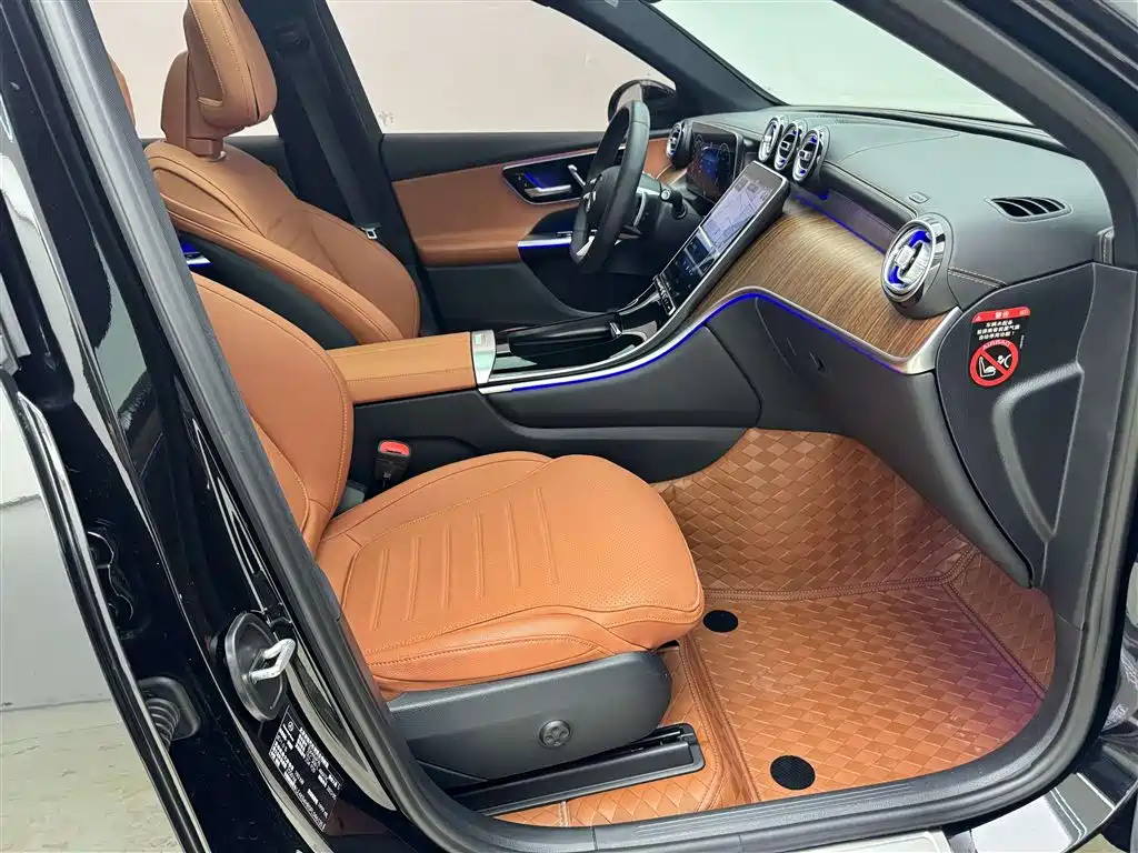 Mercedes-Benz GLC 2023 GLC 300 L 4MATIC 5 мест