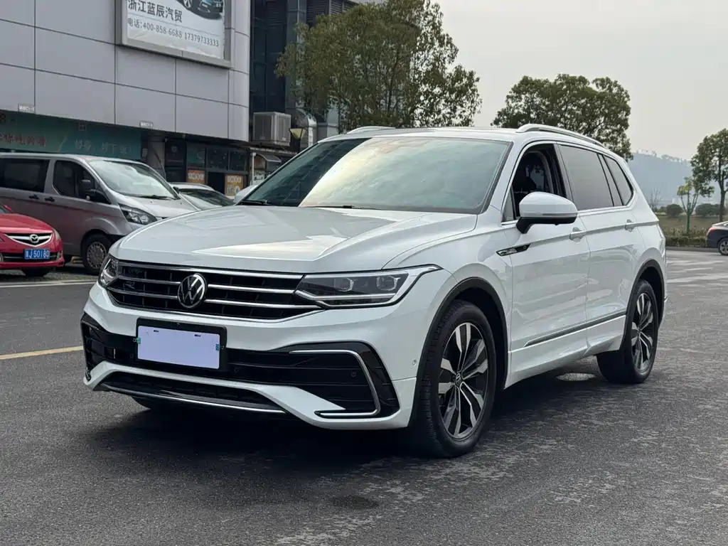 Volkswagen Tiguan L 2023