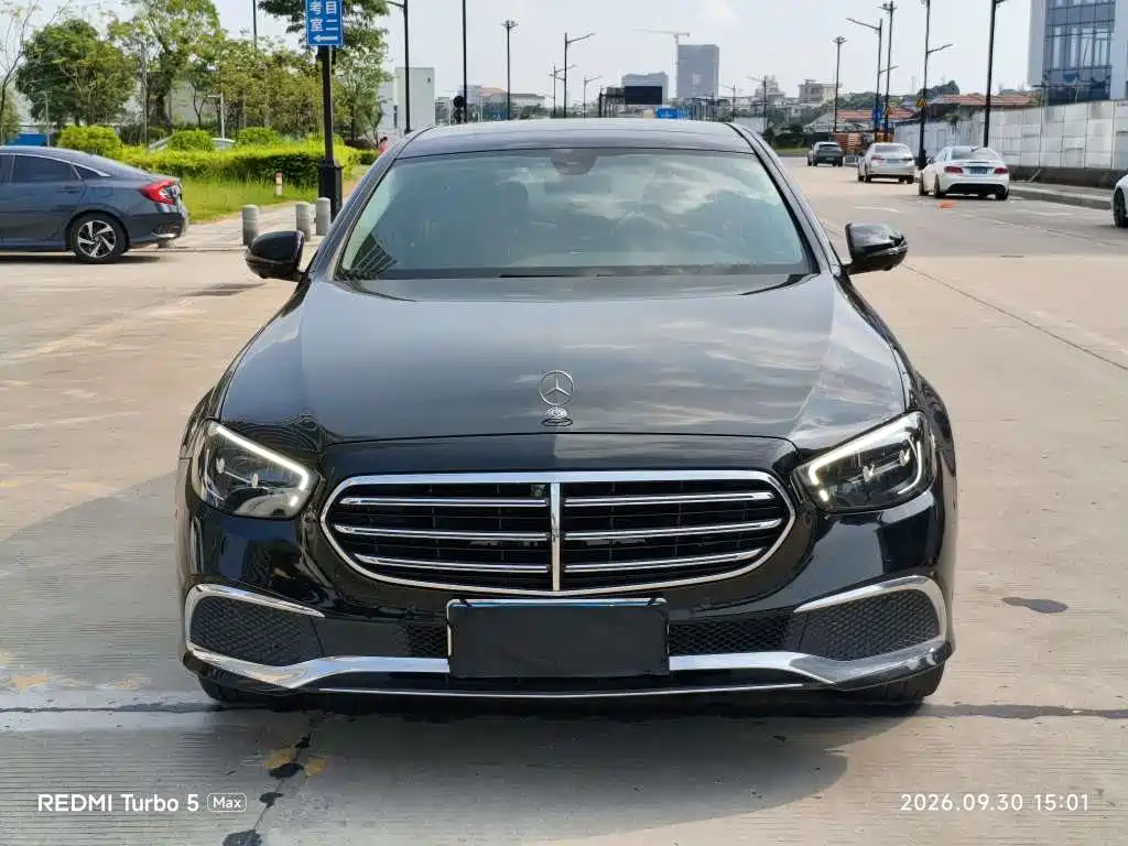 Mercedes-Benz E-Class — миниатюра 2