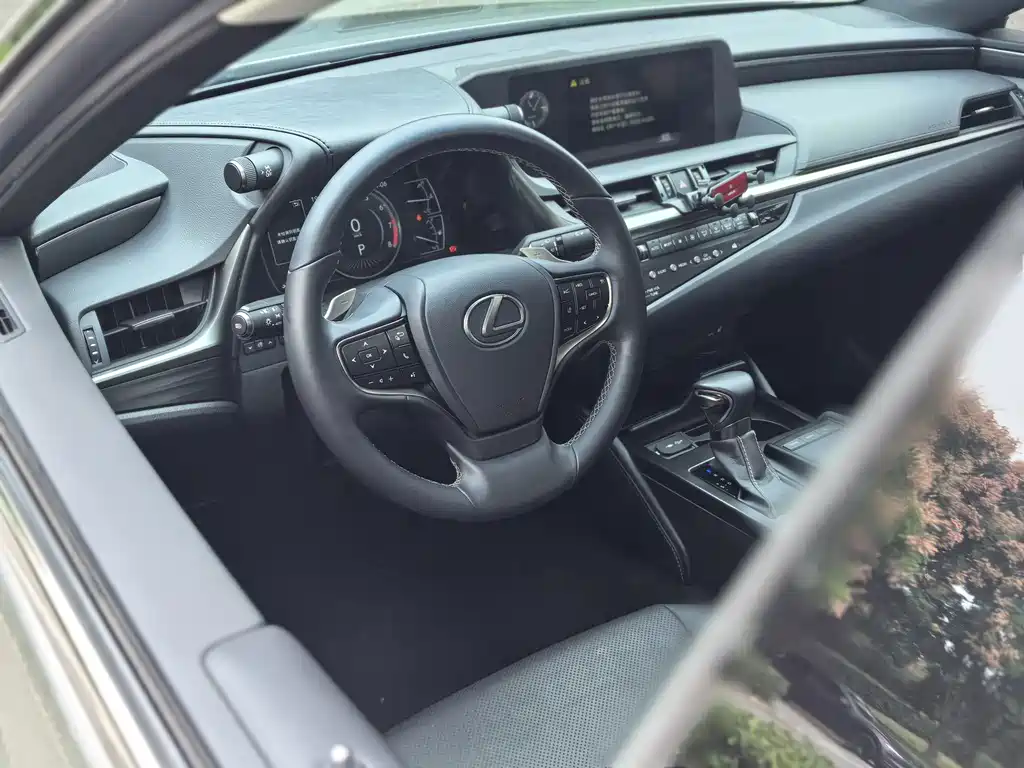 Lexus ES — миниатюра 4