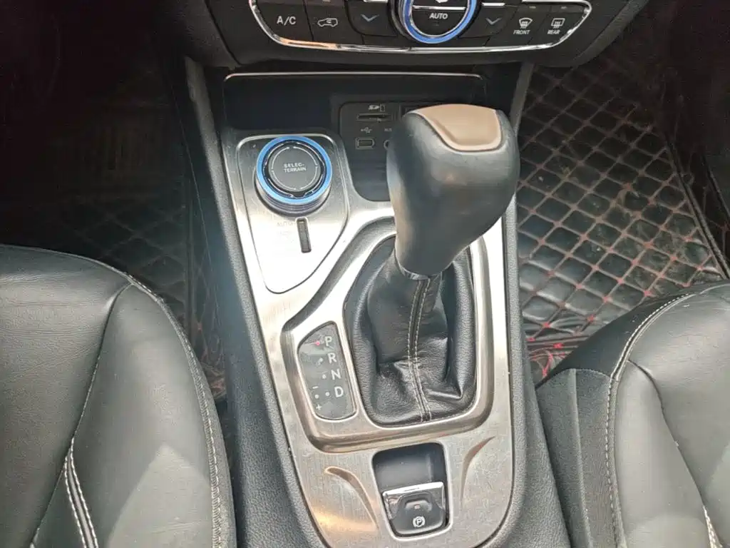 Jeep Cherokee — миниатюра 14