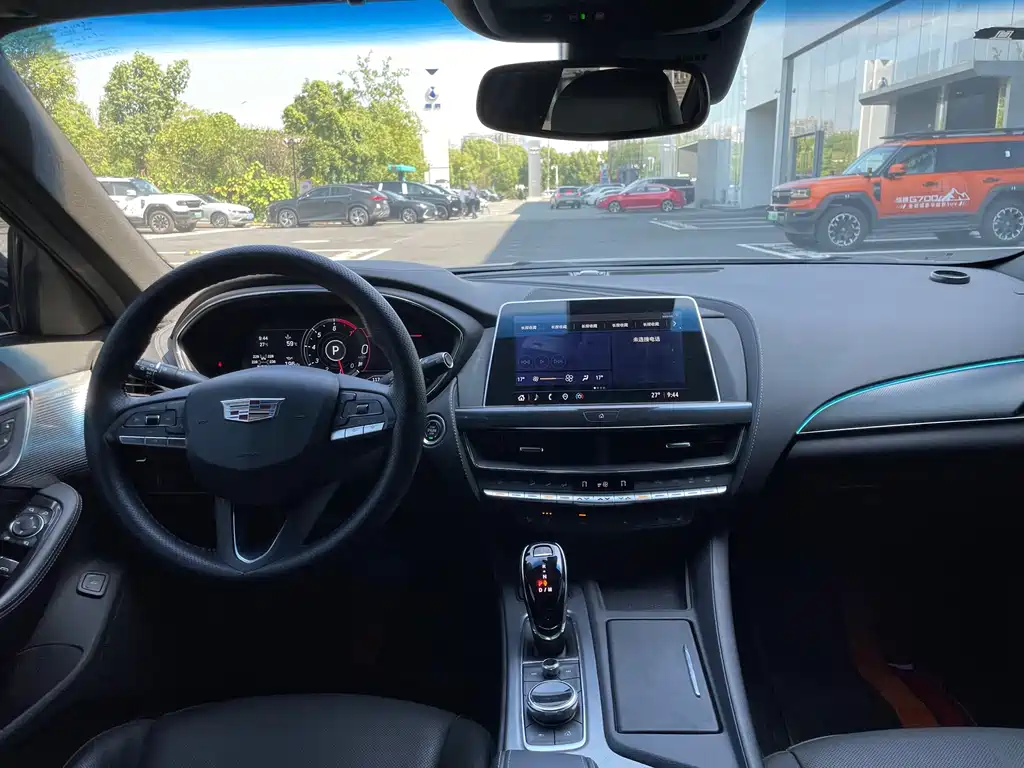 Cadillac CT5 — миниатюра 9
