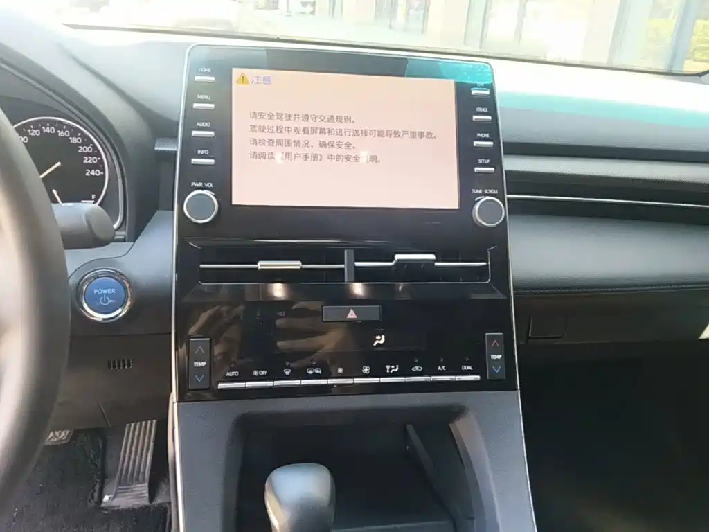 Toyota Avalon — миниатюра 13