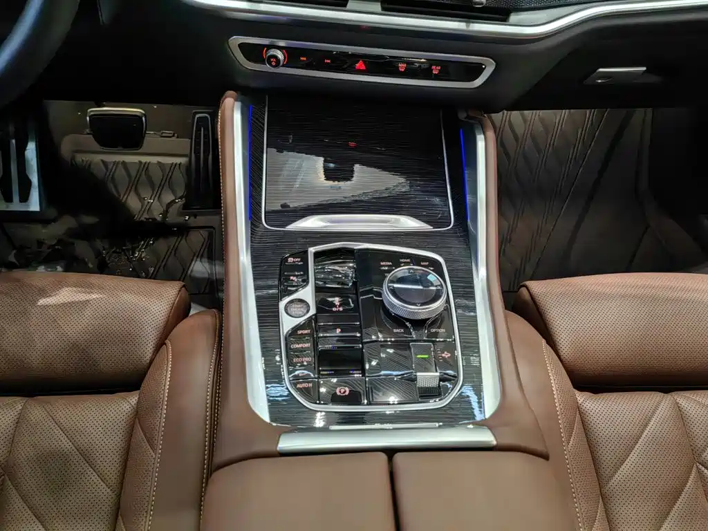 BMW X7 — миниатюра 11