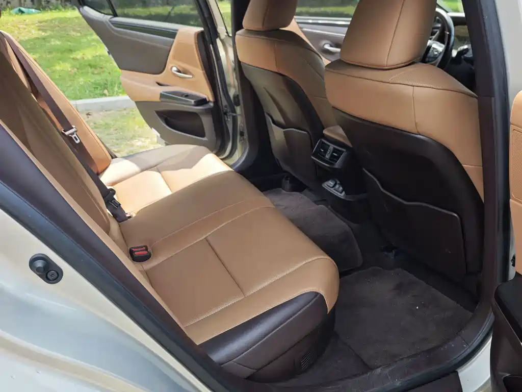 Lexus ES — миниатюра 15