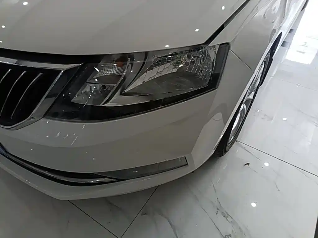 Skoda Rapid — миниатюра 24