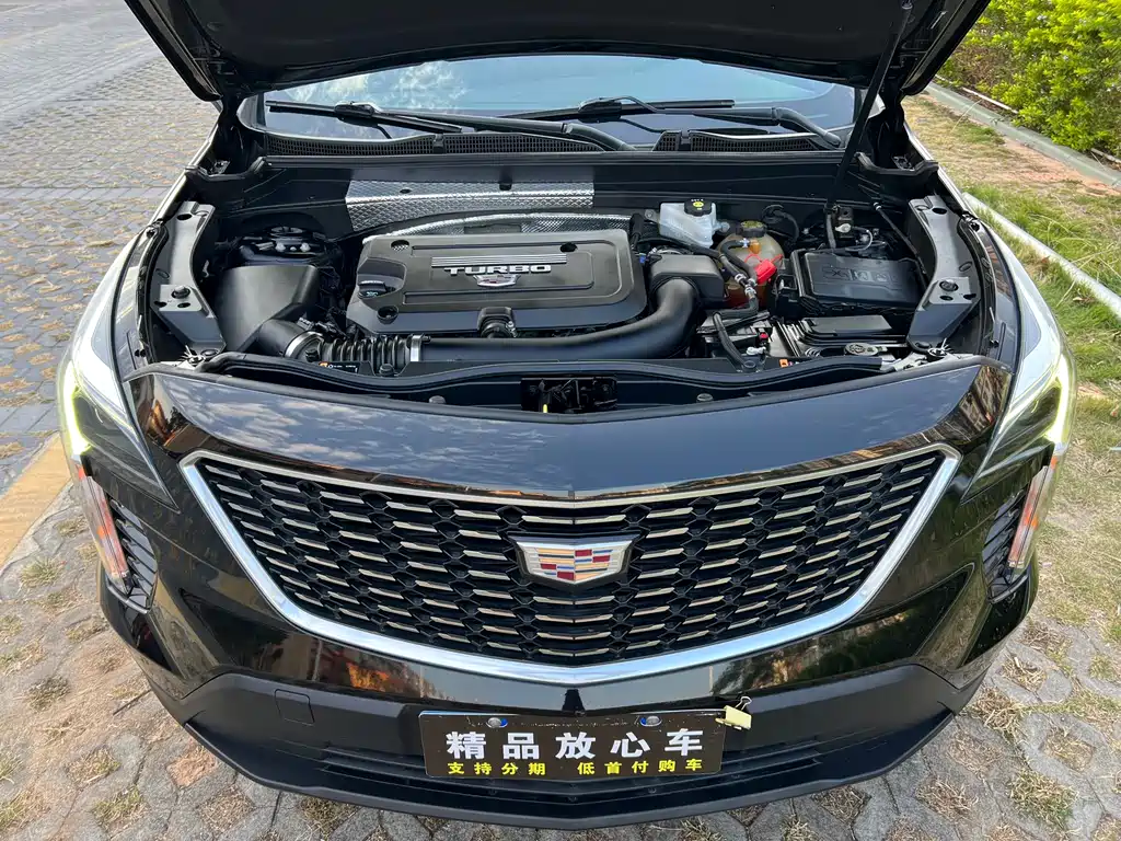 CADILLAC XT4
