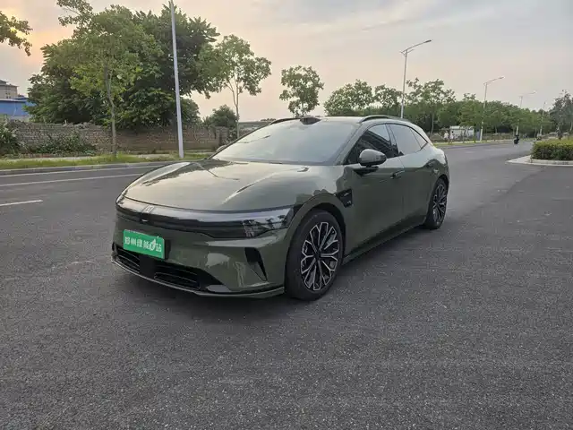 2025 Zeekr 007