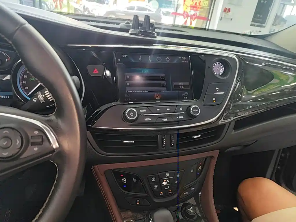 Buick Envision Plus — миниатюра 13