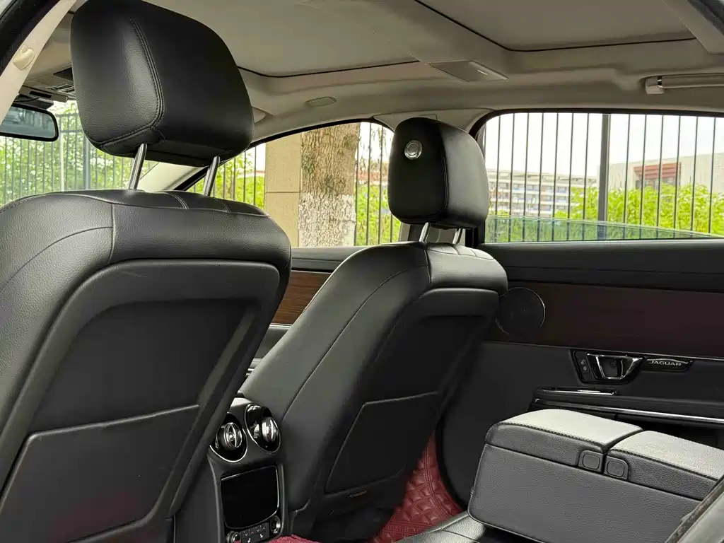 Jaguar XJ XJL 3.0 SC 2WD Elegant Business Edition, фото 17